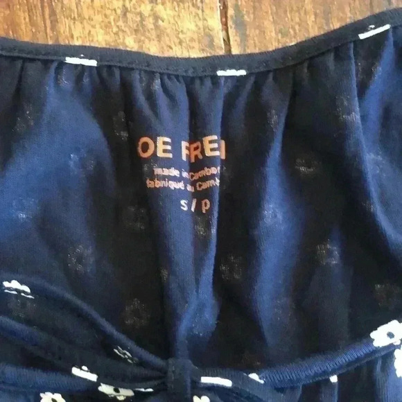 Joe Fresh | Black Shirt Sleeve Blouse with White Daisies, Tie at Neck - Picture 2 of 4